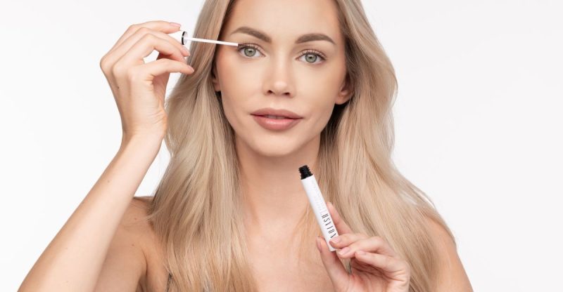 Řasy v té nejlepší formě: objevte tajemství séra s peptidy od Nanolash