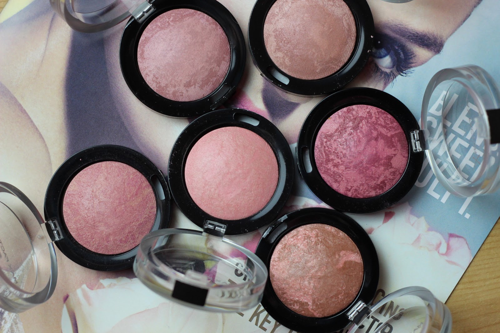 Jak Baked Beauty Produkty Fungují pro Makeup? Max Factor Creme Puff Blush